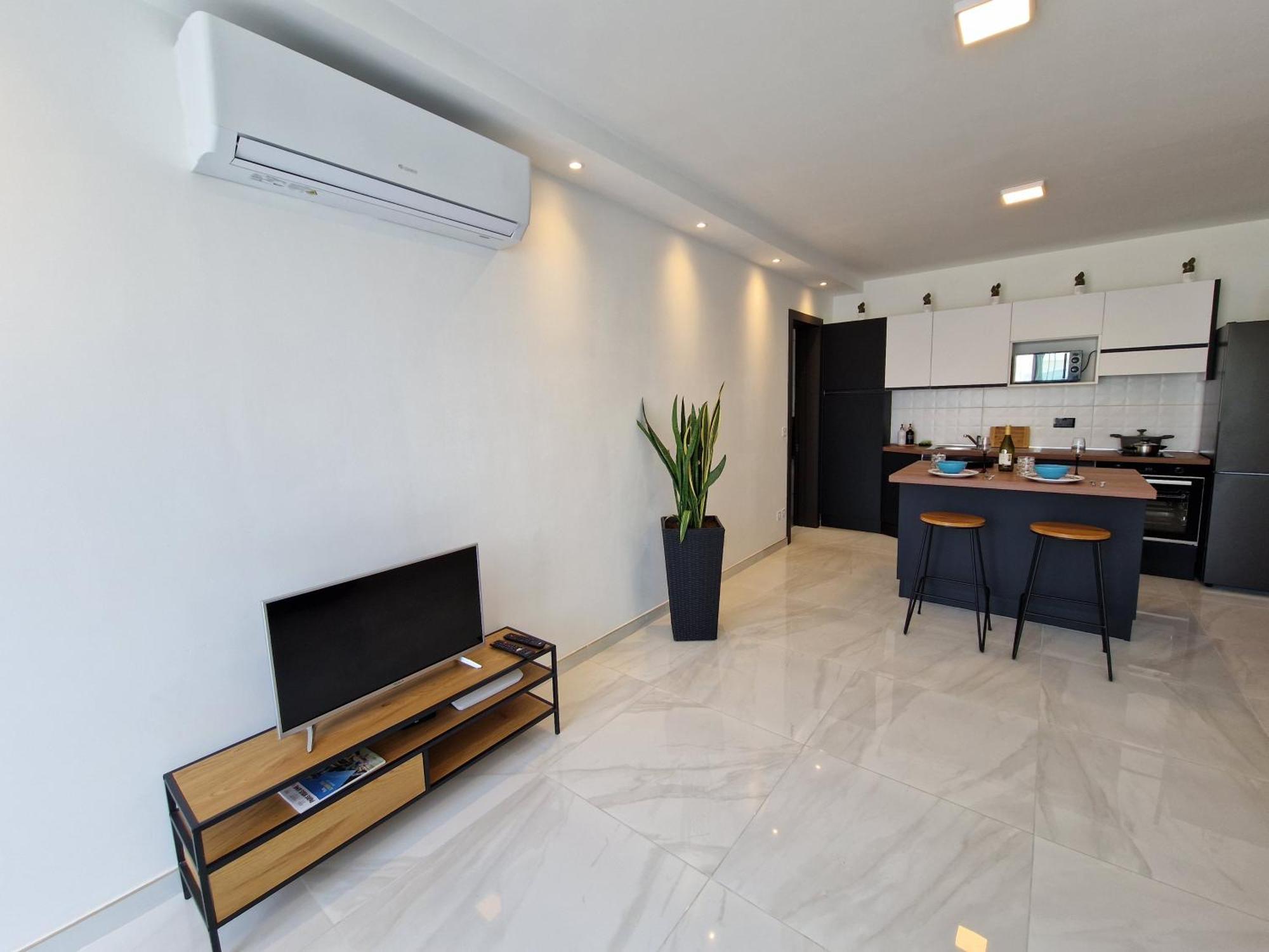 Sea View New Penthouse Terrace & Garage Parking Apartment St. Paul's Bay Ngoại thất bức ảnh